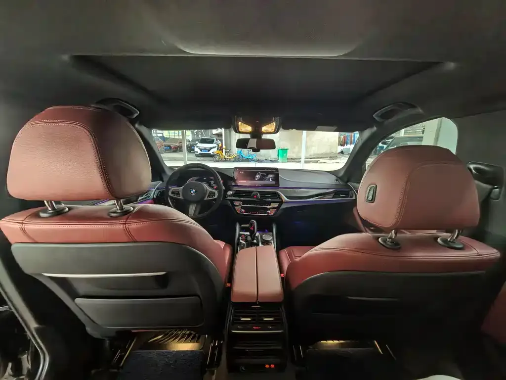 BMW 5 Series 2022 из CN, фото 2