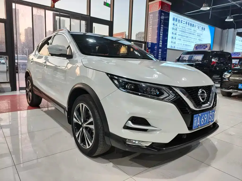 Nissan Qashqai — фото 7