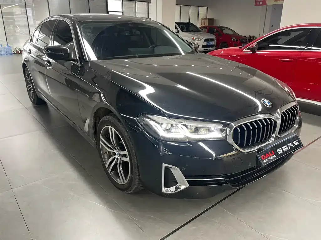 BMW 5 Series 2023 из CN, фото 7