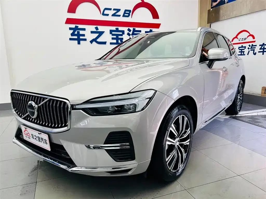 Volvo XC60 — фото 1
