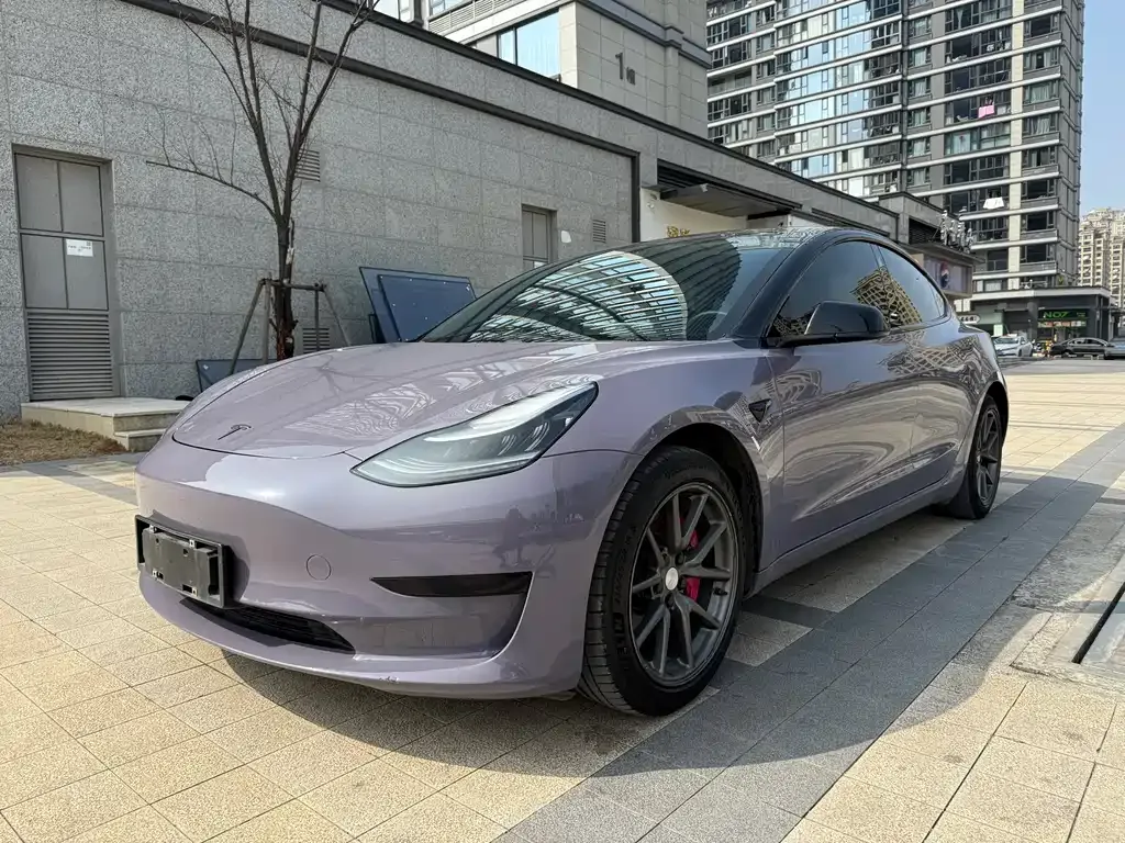 Tesla Model 3 — фото 1