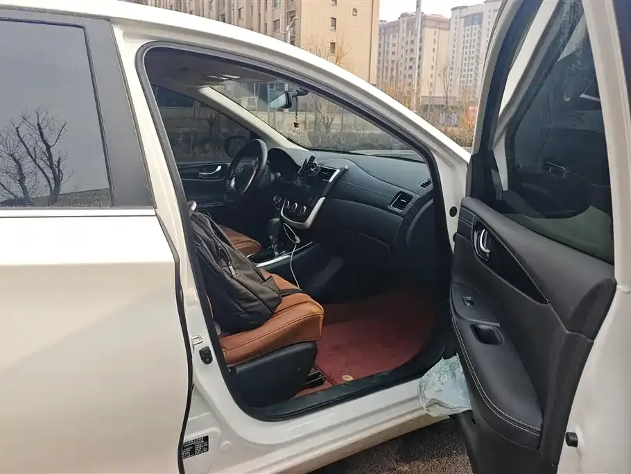 Nissan Tiida 2025 из CN, фото 3