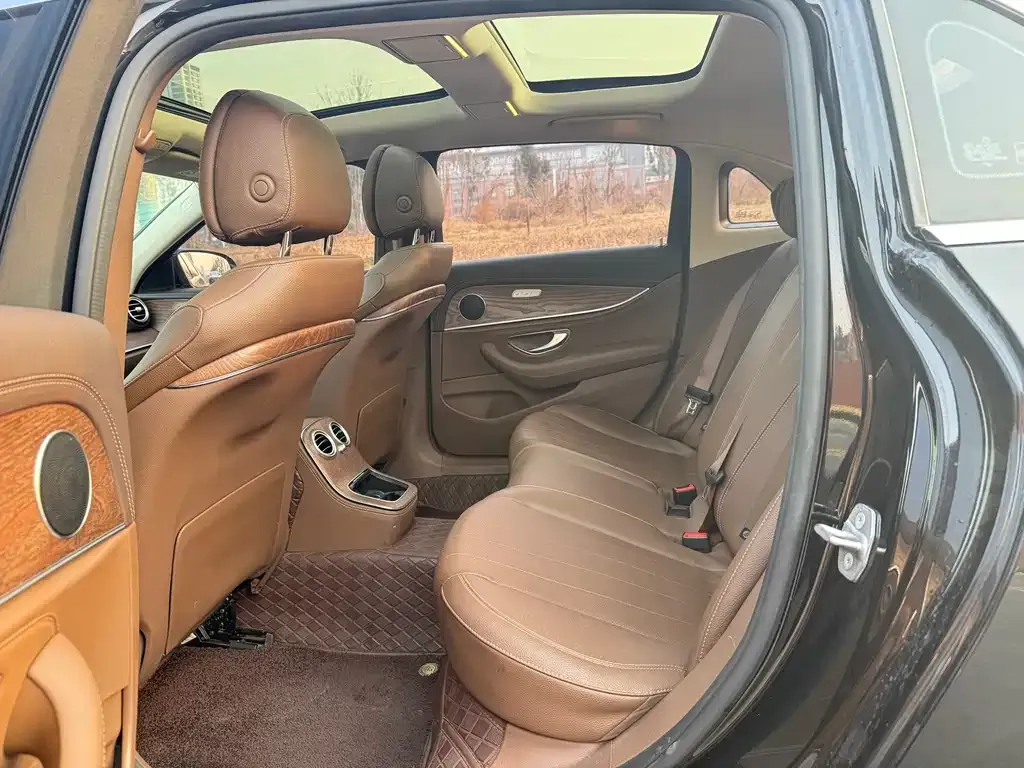 Mercedes-Benz E-Class 2023 из CN, фото 3