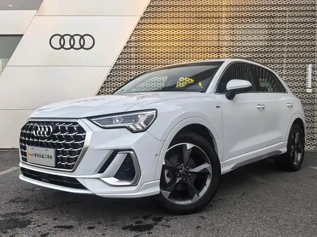 Audi Q3 2023 из CN, фото 1