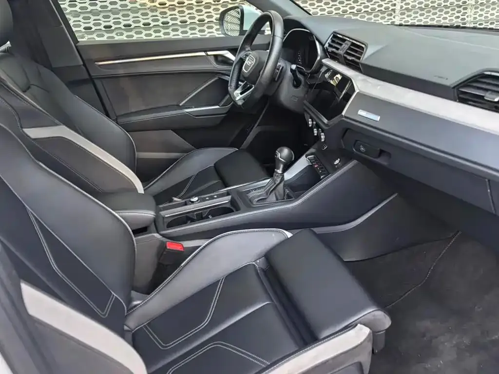 Audi Q3 2023 из CN, фото 4