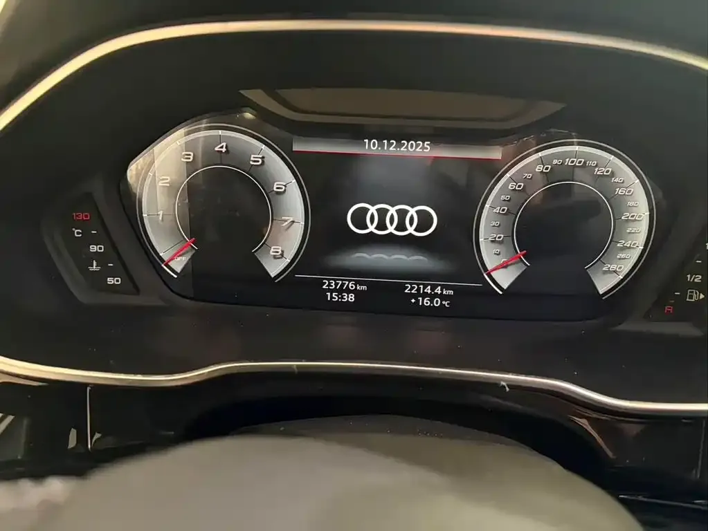 Audi Q3 2023 из CN, фото 2