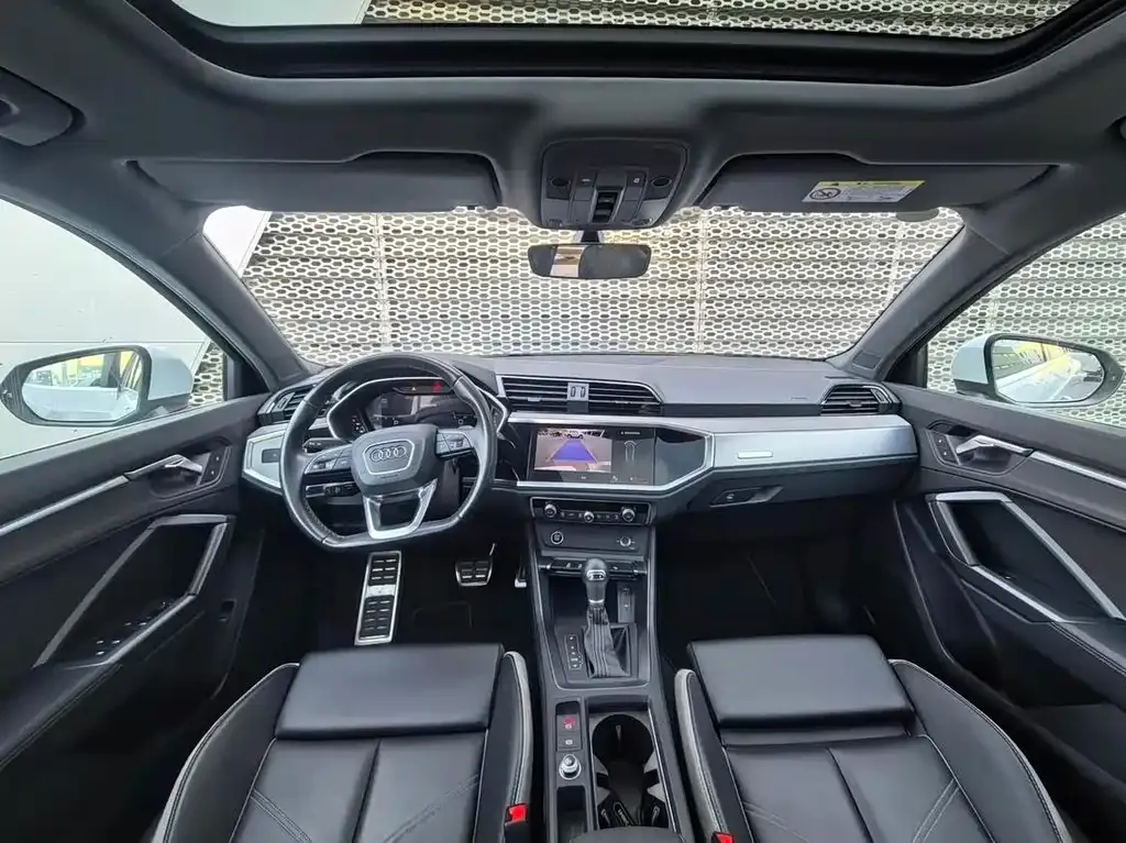 Audi Q3 2023 из CN, фото 3