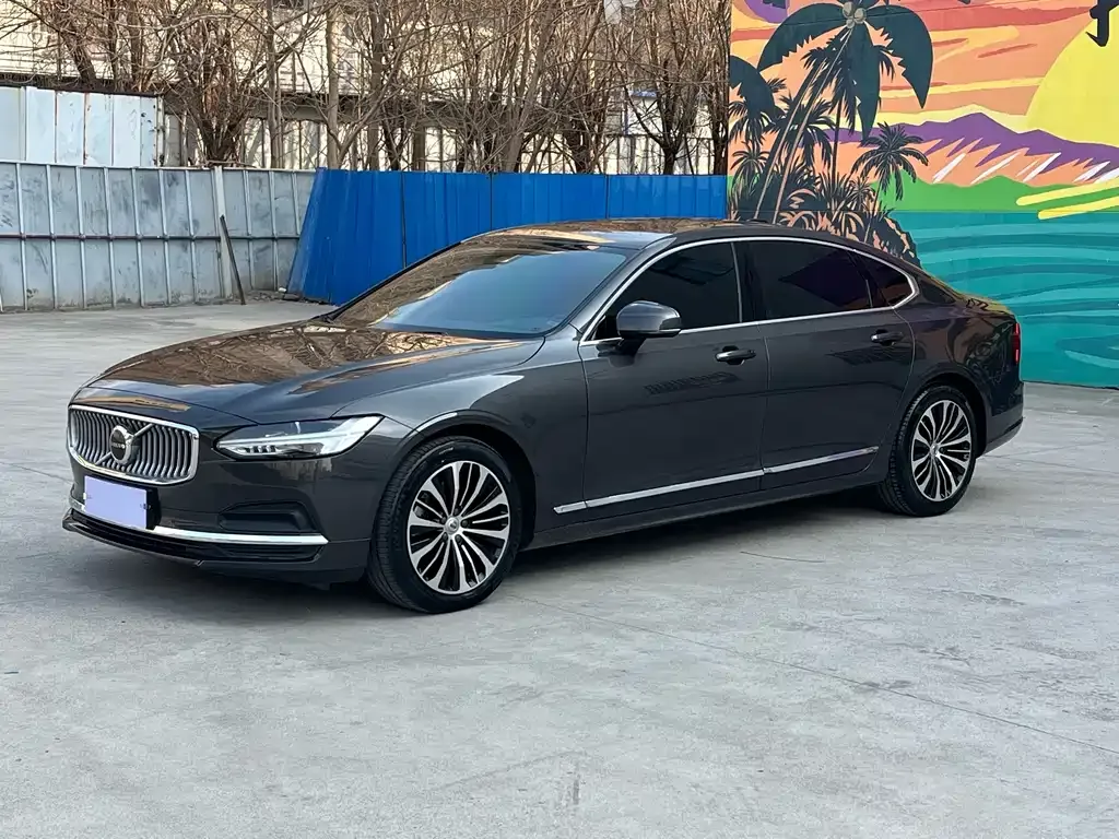 Volvo S90 — фото 1