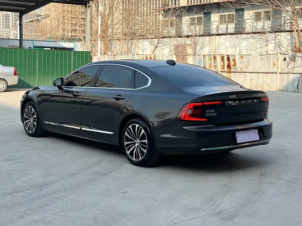 Volvo S90 — фото 9