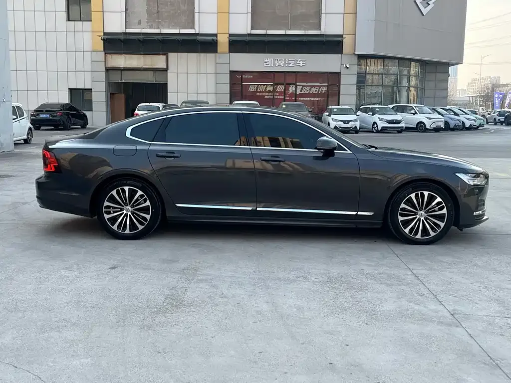 Volvo S90 — фото 7