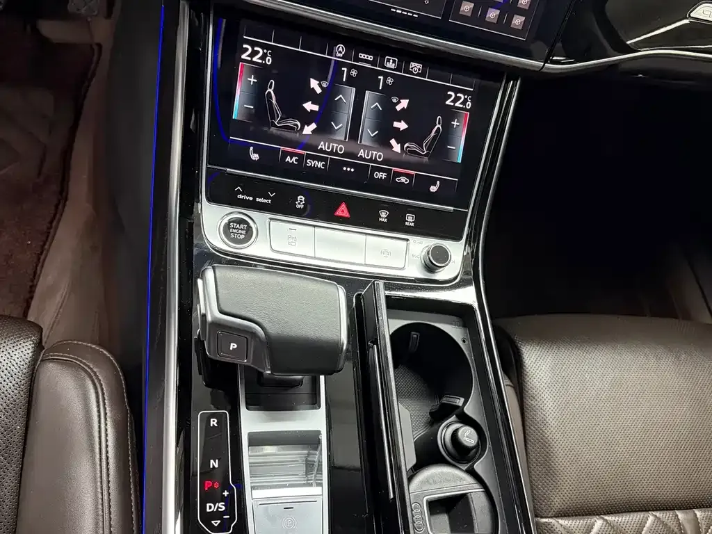 Audi A8 — фото 5
