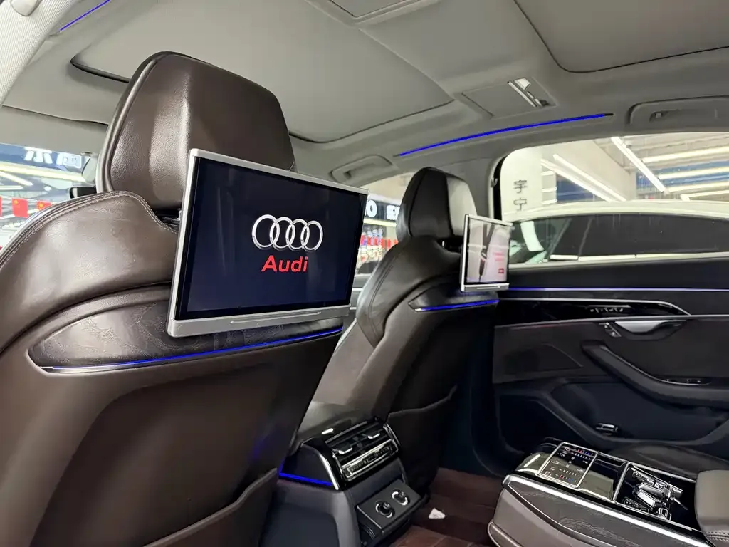 Audi A8 — фото 4