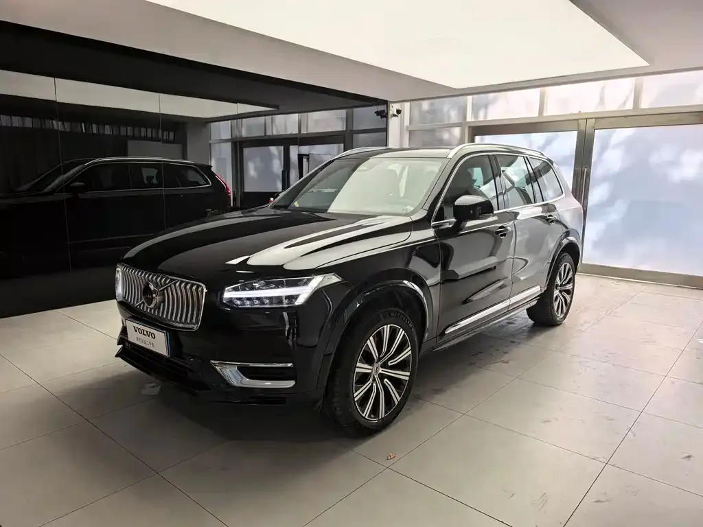 Volvo XC90 — фото 1