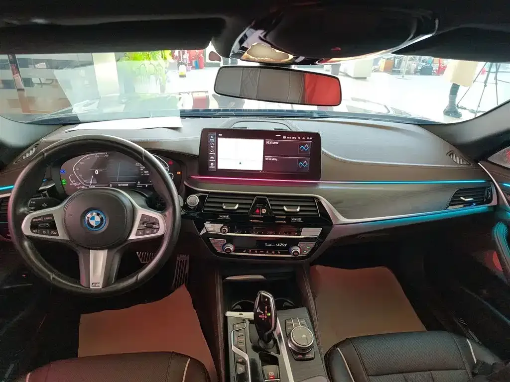 BMW 5 Series New Energy — фото 6