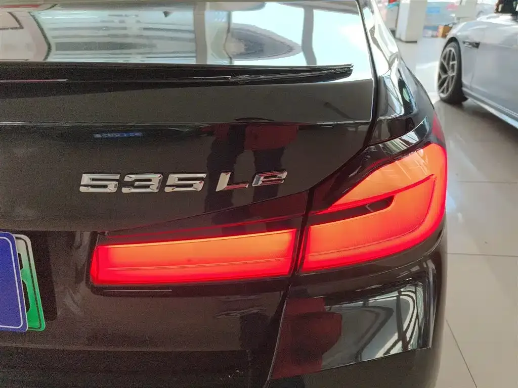 BMW 5 Series New Energy — фото 10