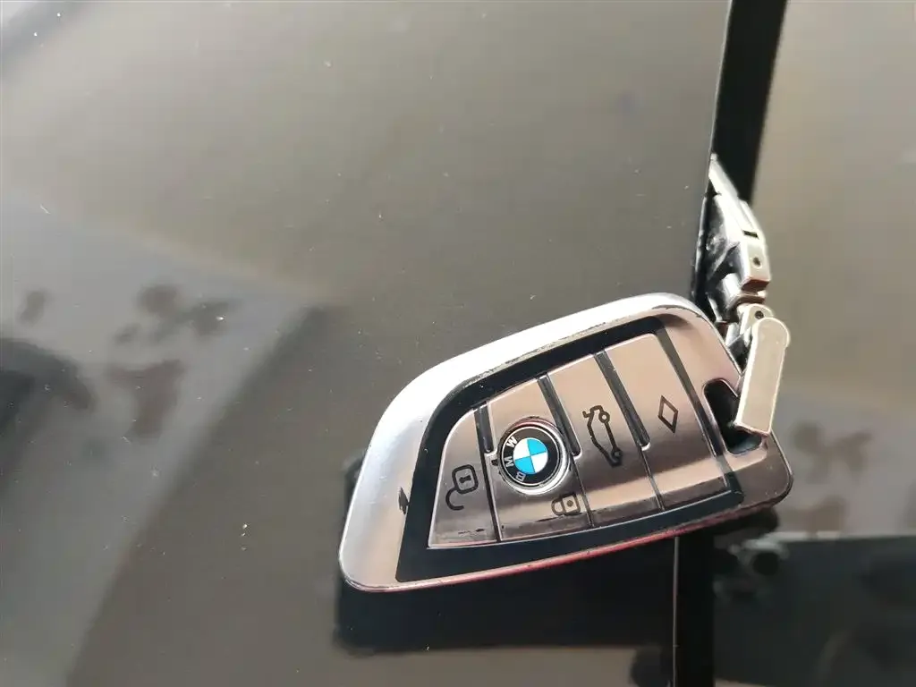 BMW 5 Series New Energy — фото 2