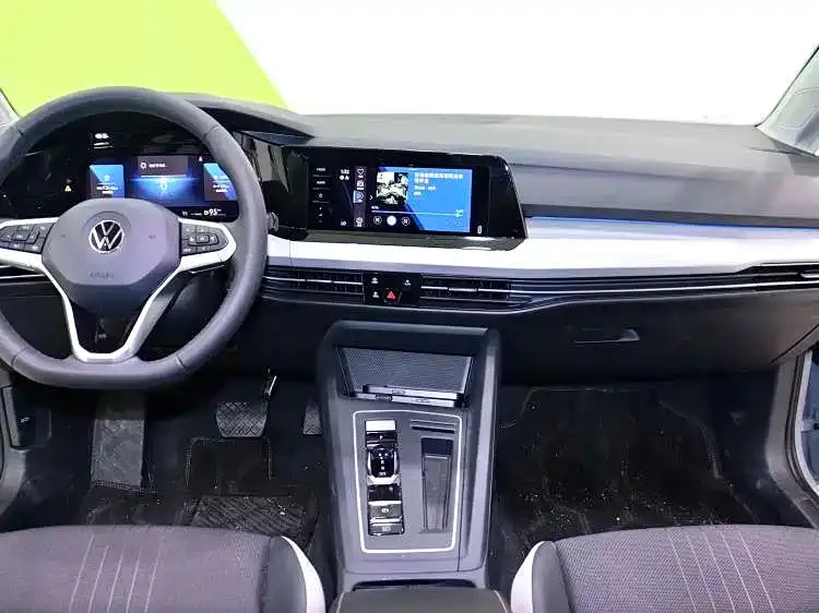 Volkswagen Golf 2024 из CN, фото 4
