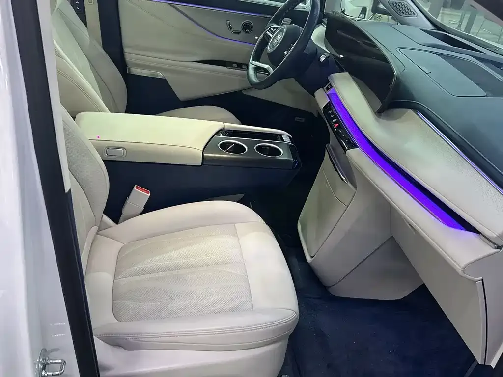 Buick GL8 Hybrid 2024 из CN, фото 3