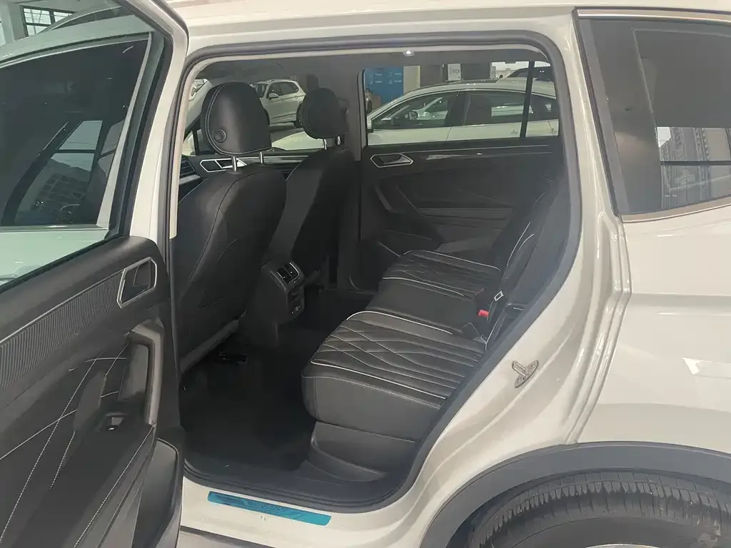 Volkswagen Tiguan L 2024 из CN, фото 7