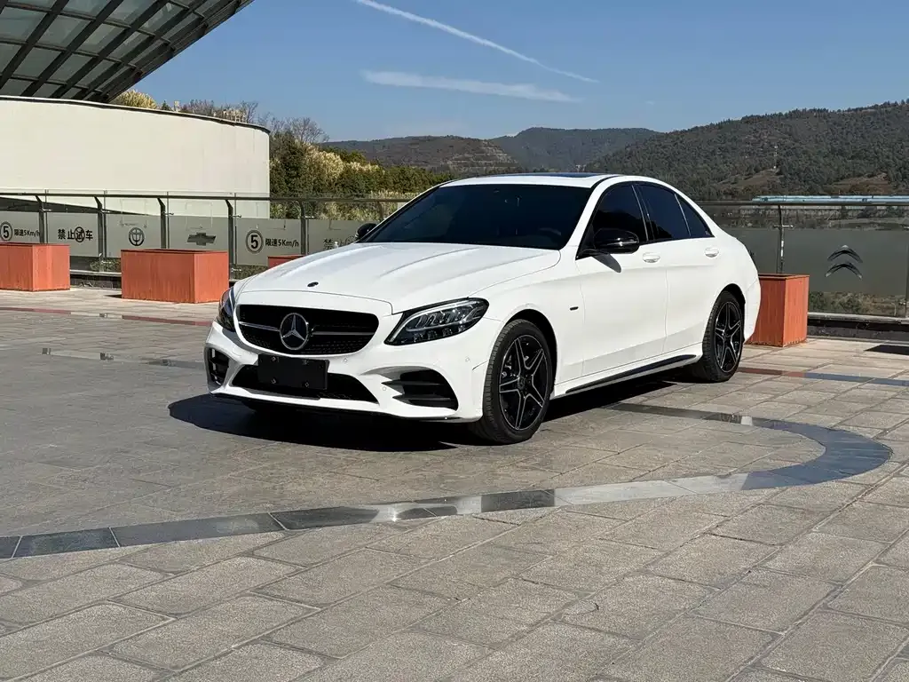 Mercedes-Benz C-Class — фото 1