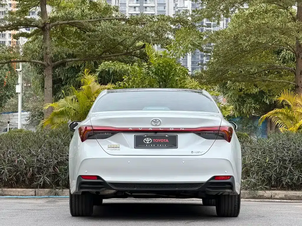Toyota Avalon — фото 10