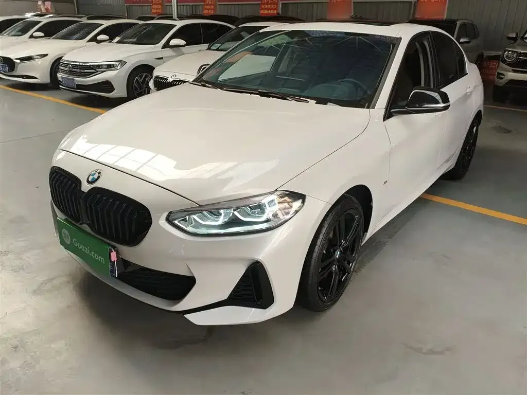 BMW 1 Series 2022 из CN, фото 1