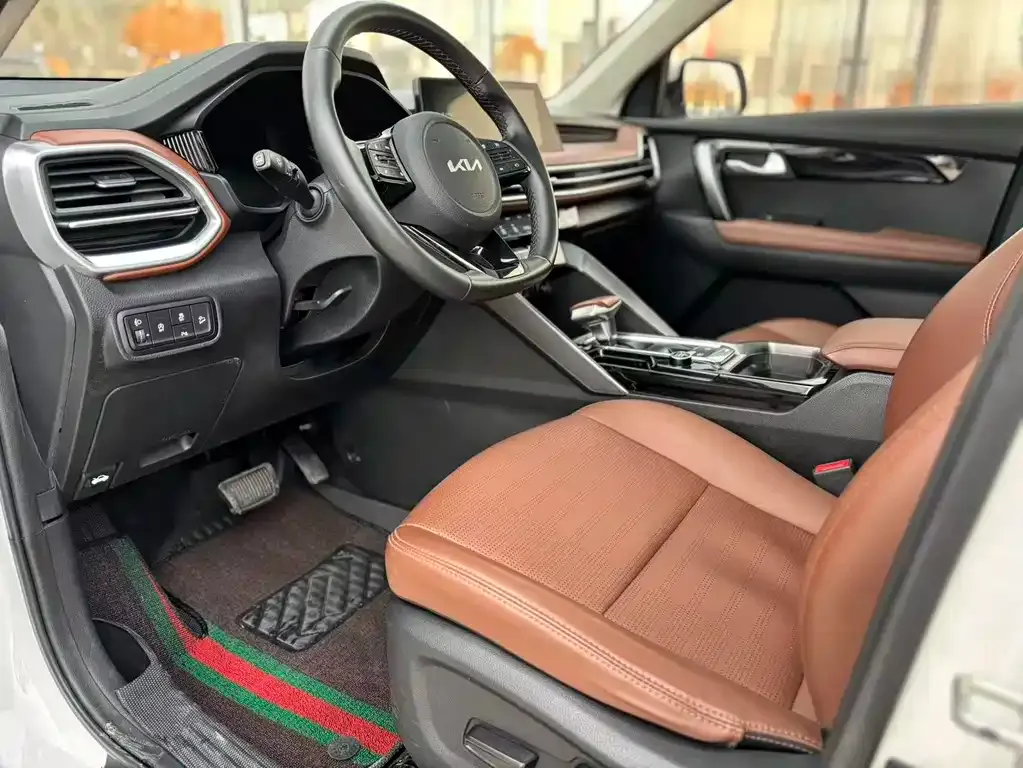 Kia Sportage — фото 7