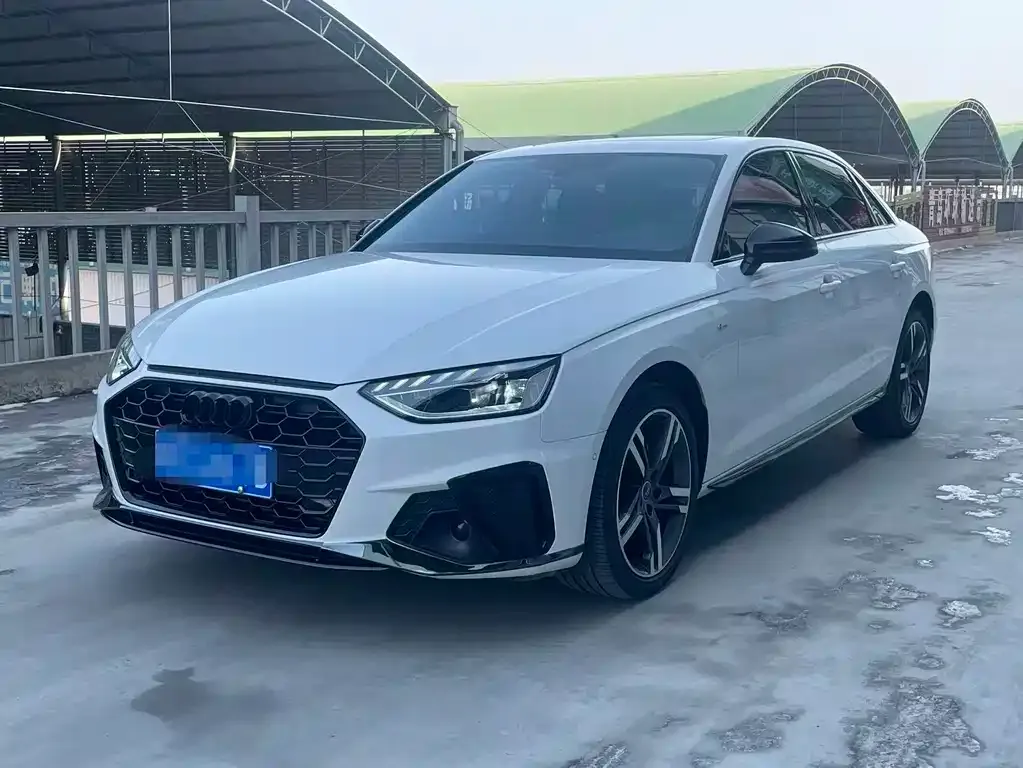 Audi A4L 2022 из CN, фото 1