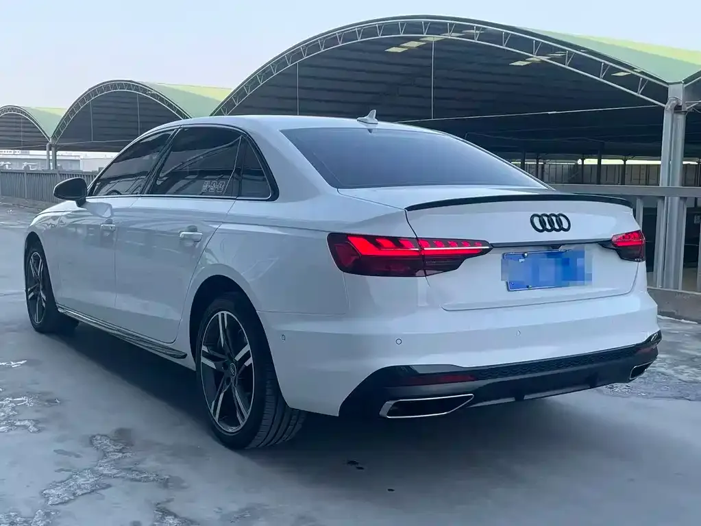 Audi A4L 2022 из CN, фото 6