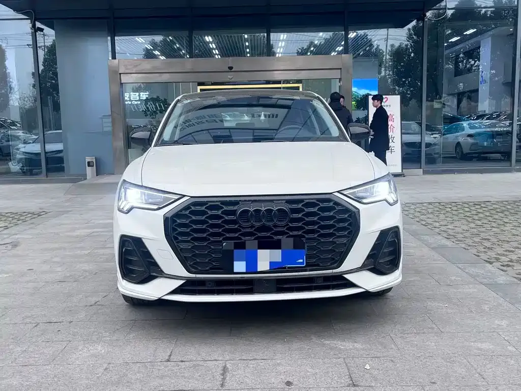Audi Q3 Sportback 2023 из CN, фото 5