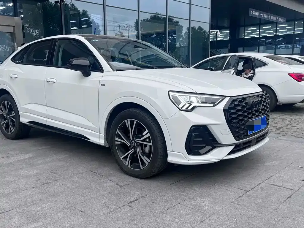 Audi Q3 Sportback 2023 из CN, фото 8