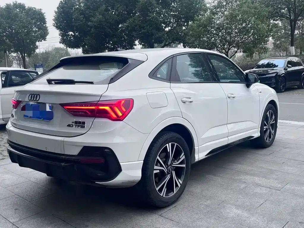 Audi Q3 Sportback 2023 из CN, фото 7