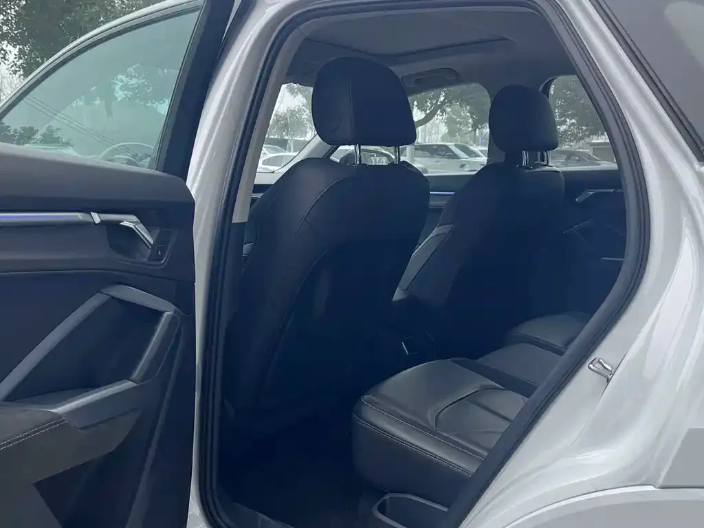 Audi Q3 Sportback 2023 из CN, фото 2