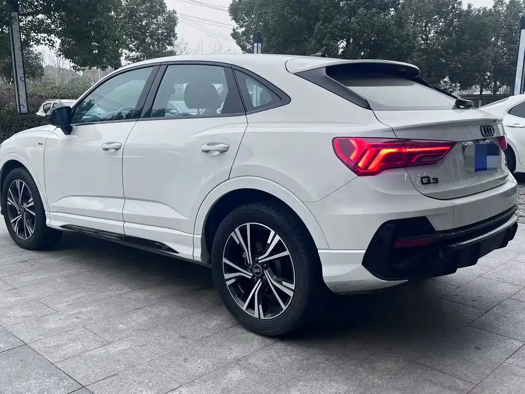Audi Q3 Sportback 2023 из CN, фото 9