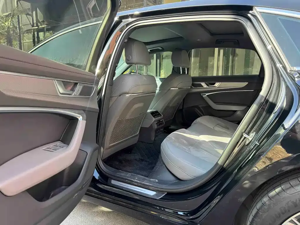 Audi A6L 2024 из CN, фото 10