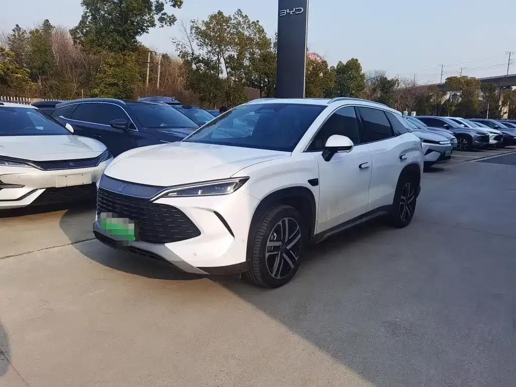 BYD L DM-i — фото 1