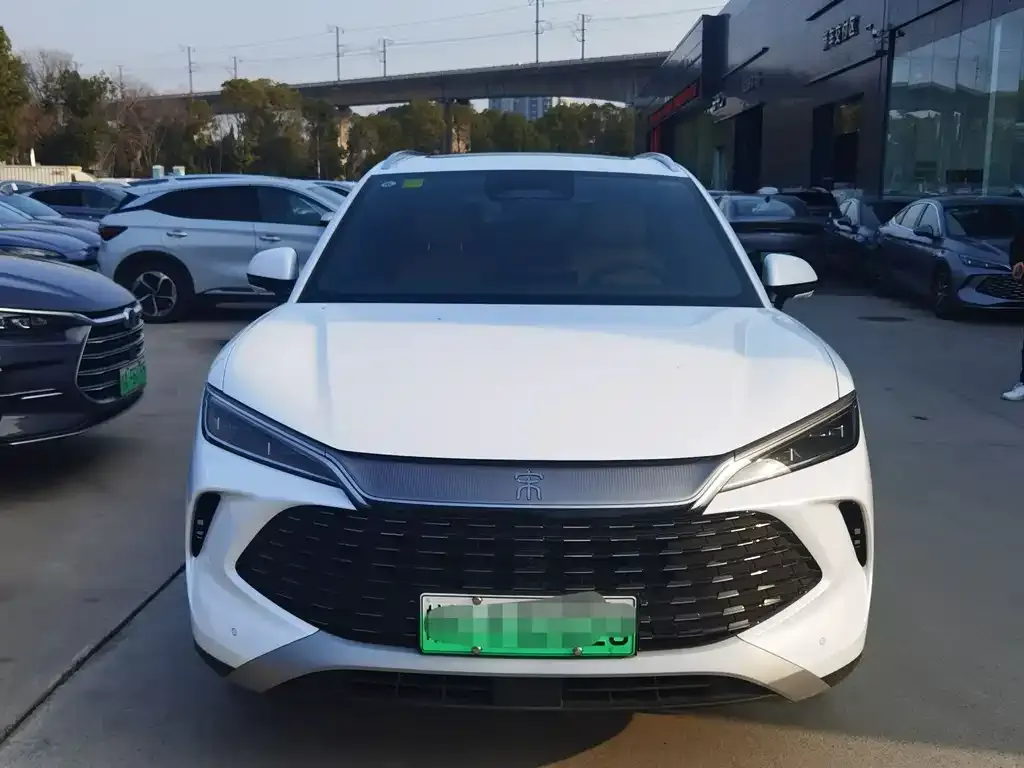 BYD L DM-i — фото 3