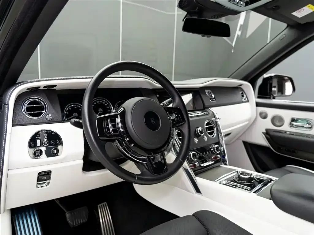 Rolls-Royce Cullinan 2024 из CN, фото 10
