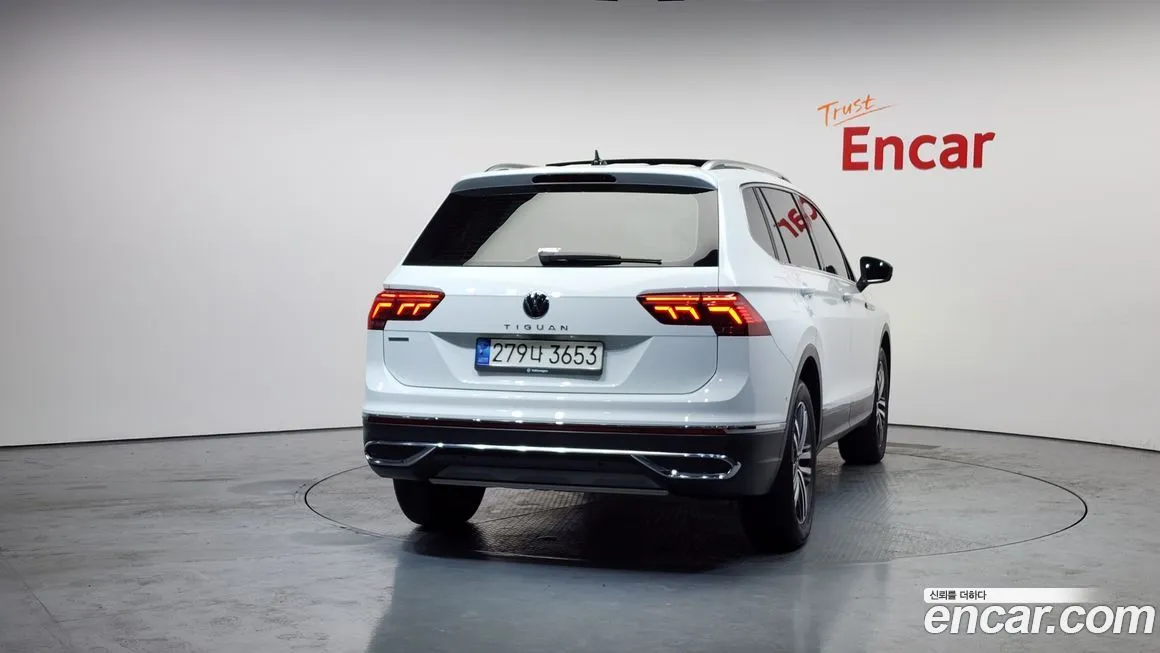 Volkswagen Tiguan — фото 7
