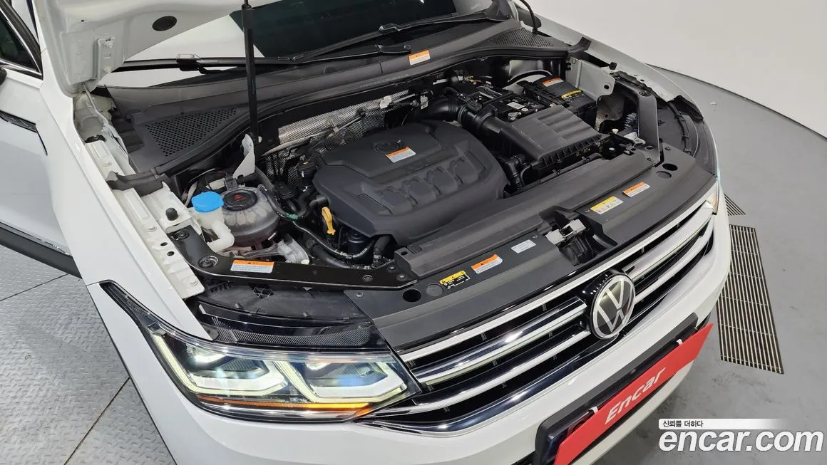 Volkswagen Tiguan — фото 10