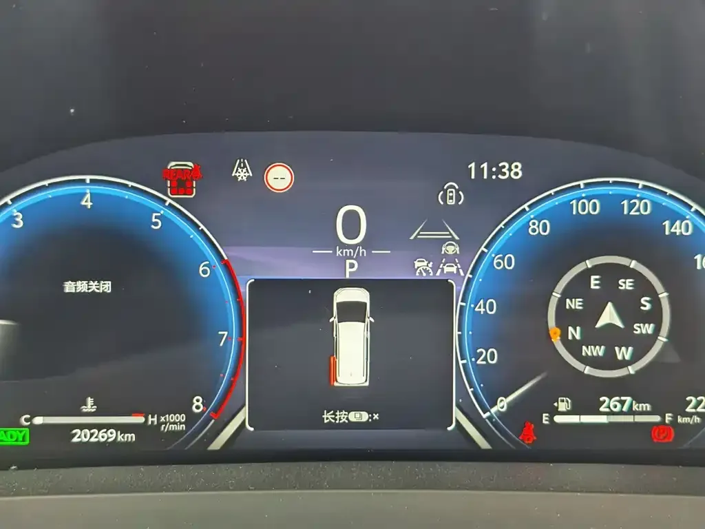 Toyota Alphard — фото 2