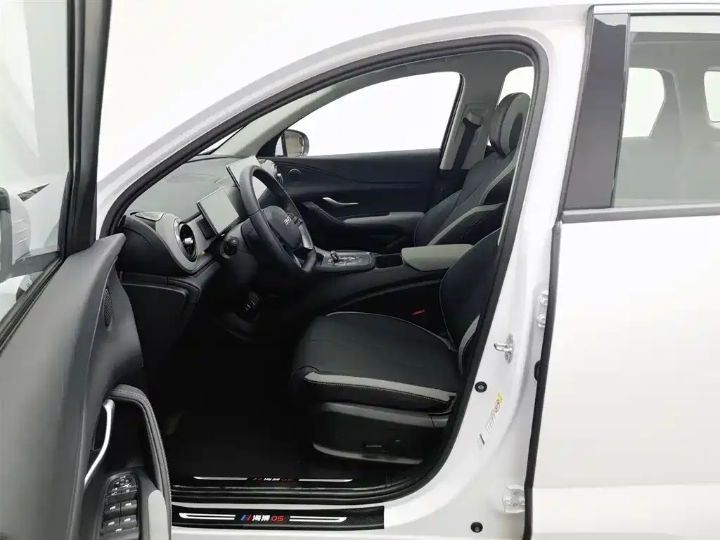 BYD Seal 05 DM-i — фото 7