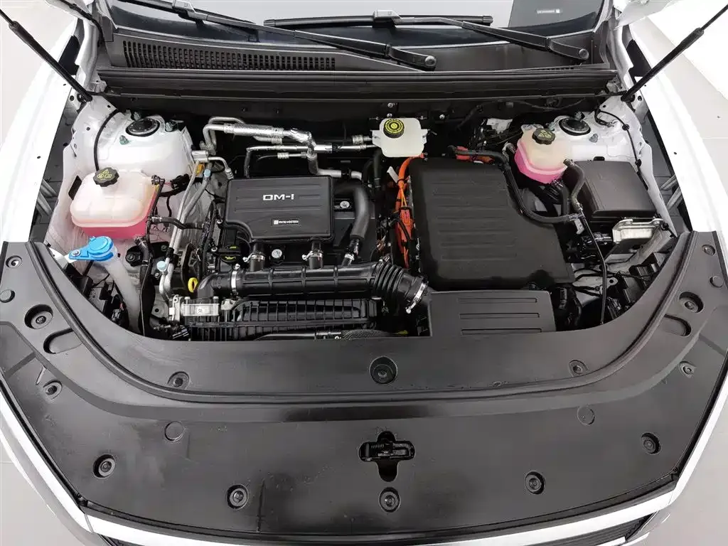 BYD Seal 05 DM-i — фото 10