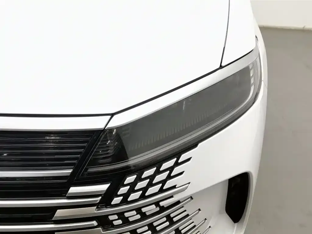 BYD Seal 05 DM-i — фото 8