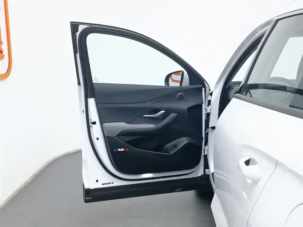BYD Seal 05 DM-i — фото 3