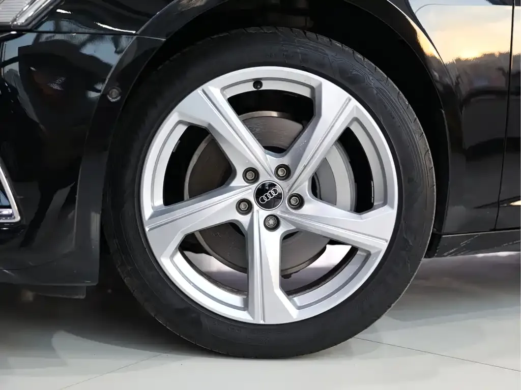 Audi A6L 2023 из CN, фото 6