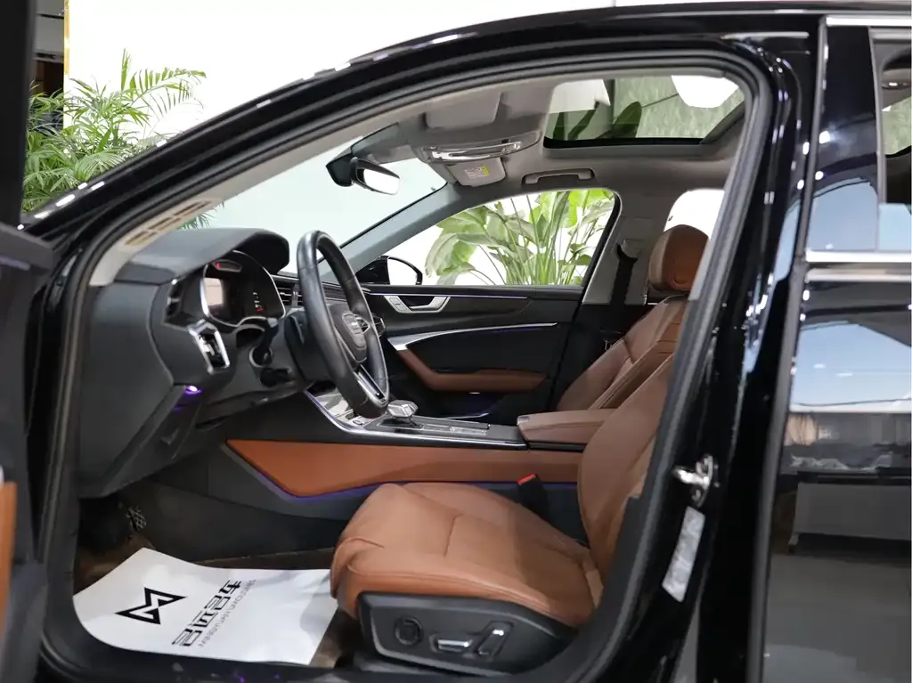 Audi A6L 2023 из CN, фото 7