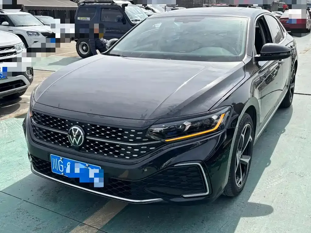 Volkswagen Passat — фото 1