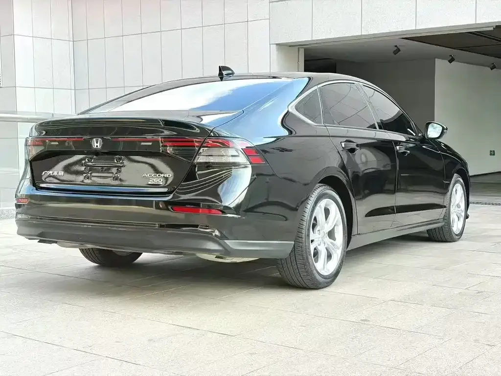 Honda Accord — фото 4