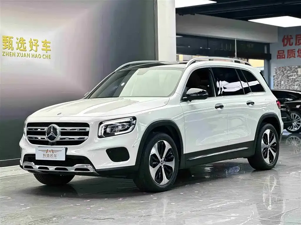 Mercedes-Benz GLB — фото 1